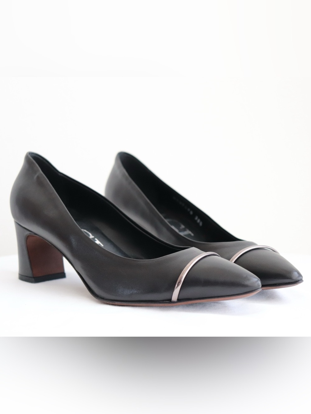 AGL Short Black Leather Block Heel Silver Toe Detail Women’s Size 38.5 (8.5US)